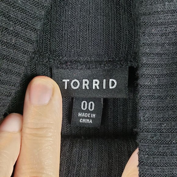 Torrid Women's Size 00 Sleeveless Ribbed Turtleneck Black Classic Layering Tank - Picture 4 of 8